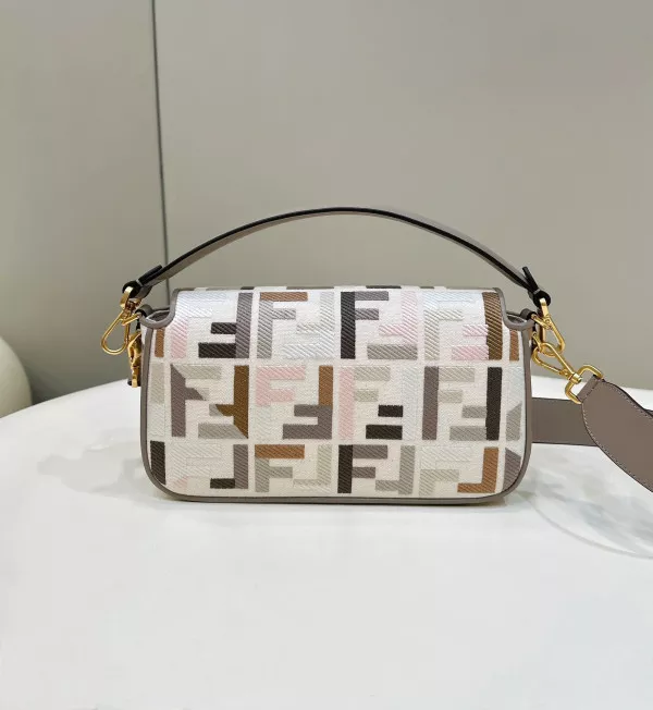 Hyper Peter FENDI BAGUETTE-27*6*14CM 0118