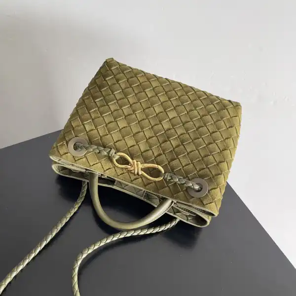 HyperPeter BOTTEGA VENETA SMALL ANDIAMO-25*22*10.5cm 0129