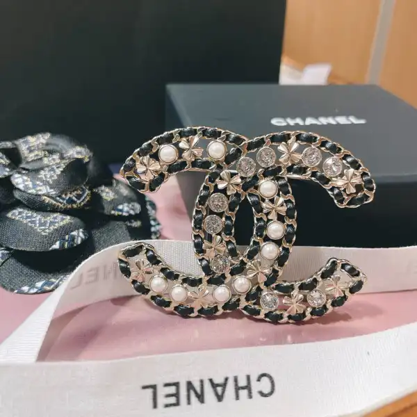 HyperPeter CHANEL BROOCH 0123