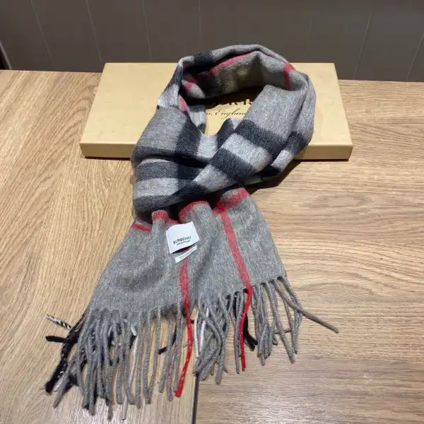 Hyper Peter Burberry Check Cashmere Scarf 0123