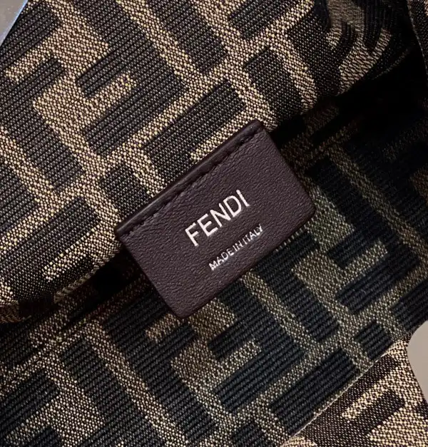 Hyper Peter FENDI FIRST-32.5-15-23.5cm 0124