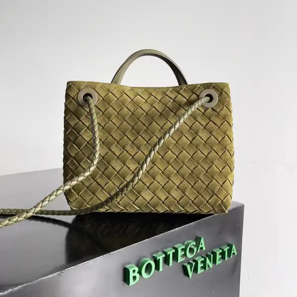 HyperPeter BOTTEGA VENETA SMALL ANDIAMO-25*22*10.5cm 0129