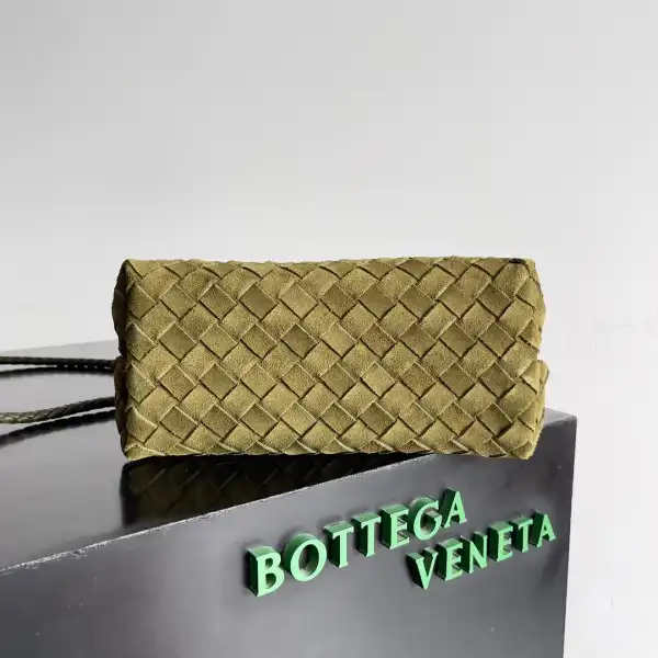 HyperPeter BOTTEGA VENETA SMALL ANDIAMO-25*22*10.5cm 0129