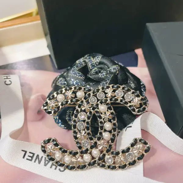 HyperPeter CHANEL BROOCH 0123