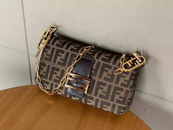 Hyper Peter FENDI BAGUETTE-26*15*4cm 0118