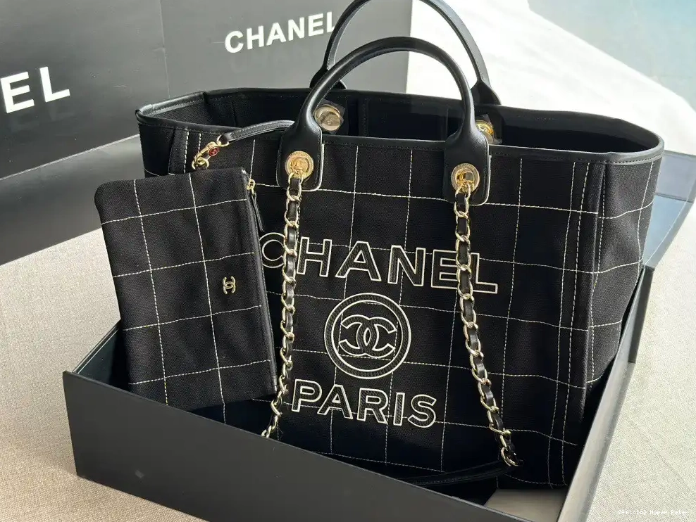 Hyper Peter SHOPPING CHANEL MAXI BAG 0219