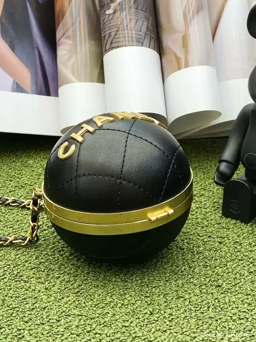 Hyper Peter SPHERE MINAUDIERE CHANEL 0220