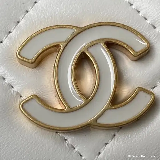 HyperPeter CHAIN WITH CHANELUTCH CHANEL 0217