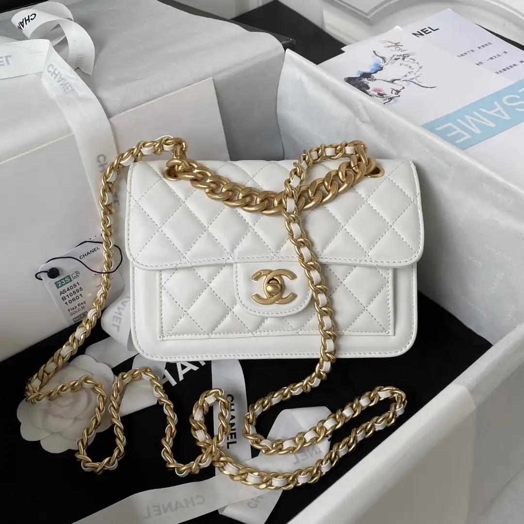 HyperPeter CHANEL MINI FLAP BAG 0204