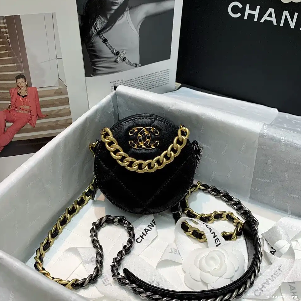 HyperPeter WITH CHANELUTCH CHANEL CHAIN 19 0210