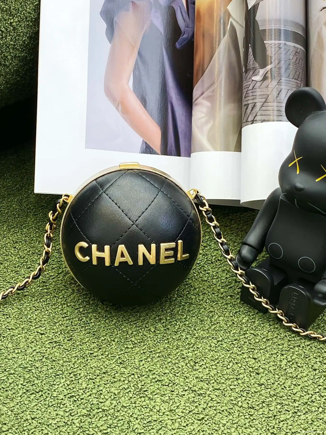 Hyper Peter MINAUDIERE SPHERE CHANEL 0222