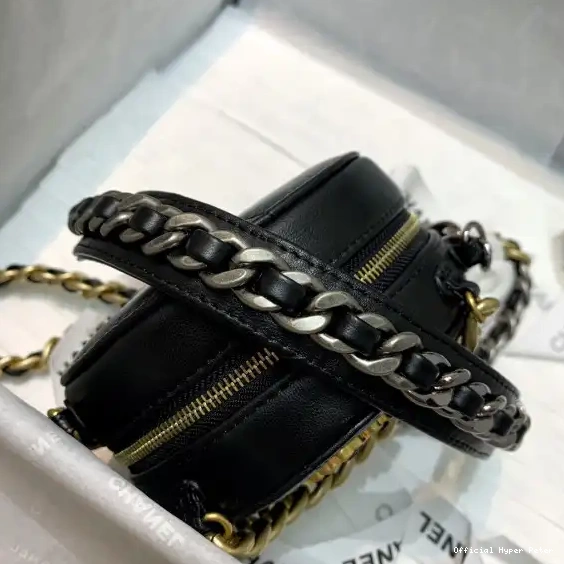 HyperPeter WITH CHANELUTCH CHANEL CHAIN 19 0210