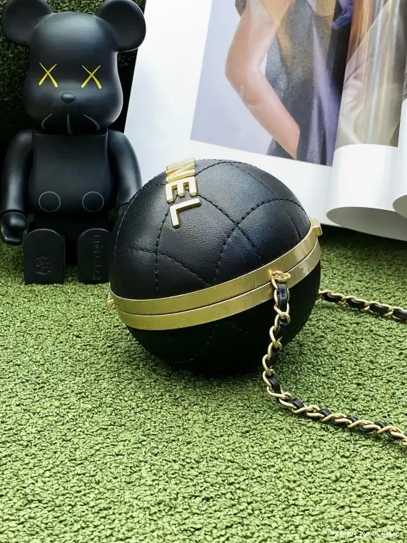 Hyper Peter MINAUDIERE SPHERE CHANEL 0222