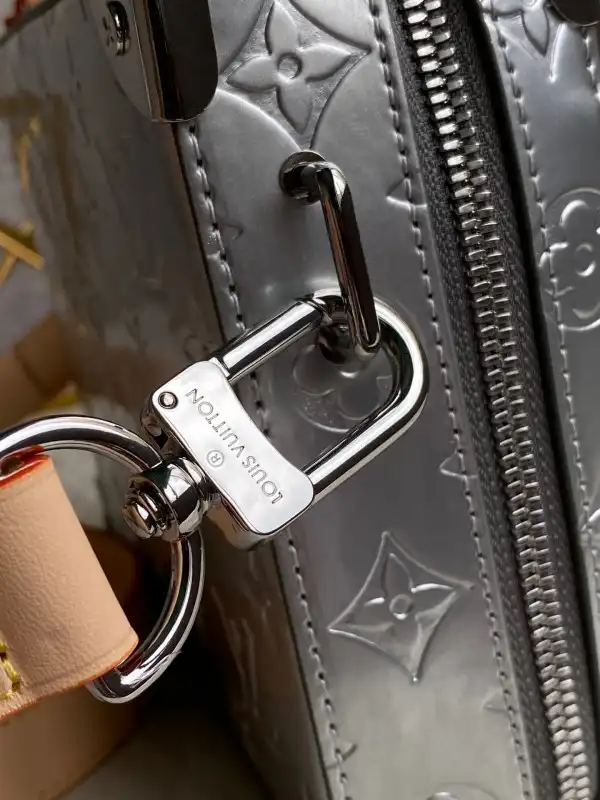 Hyper Peter LOUIS VUITTON HANDLE TRUNK 0203