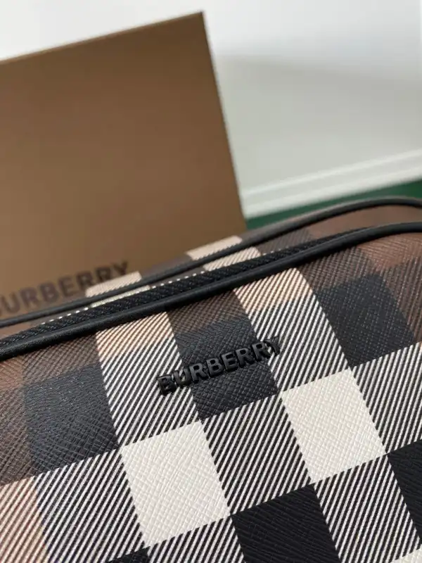 Hyper Peter BURBERRY Check Crossbody Bag 0203