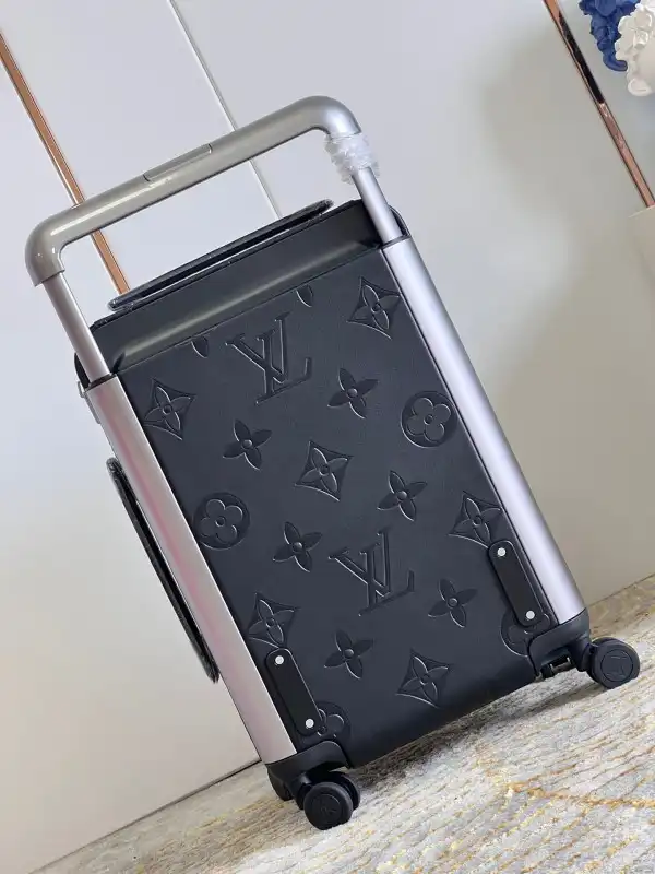 Hyper Peter Louis Vuitton HORIZON 55 0202