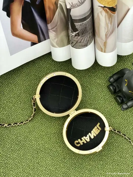 Hyper Peter SPHERE MINAUDIERE CHANEL 0220