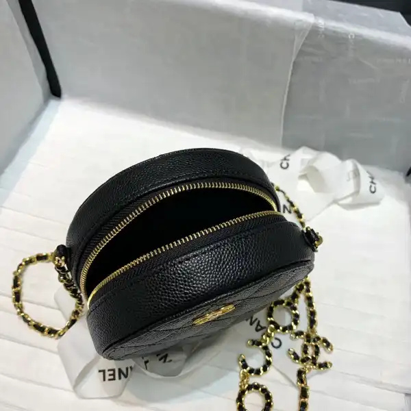 HyperPeter CHANEL ROUND BAG 0204