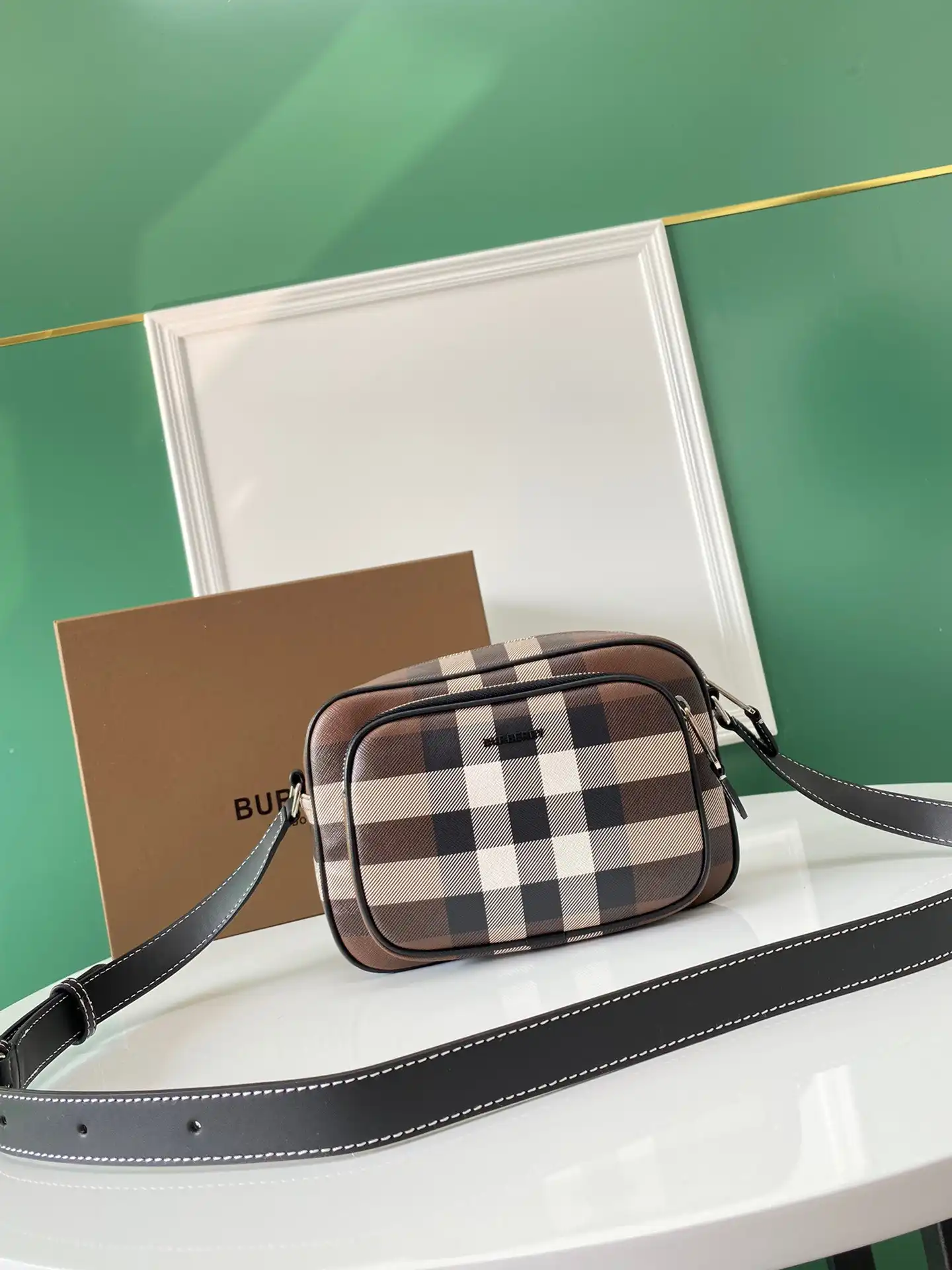 Hyper Peter BURBERRY Check Crossbody Bag 0203