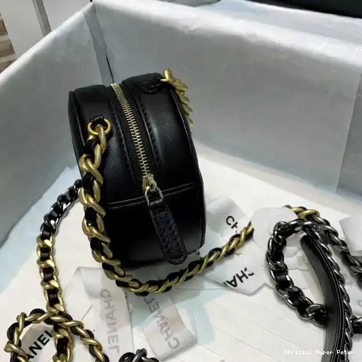 HyperPeter WITH CHANELUTCH CHANEL CHAIN 19 0210