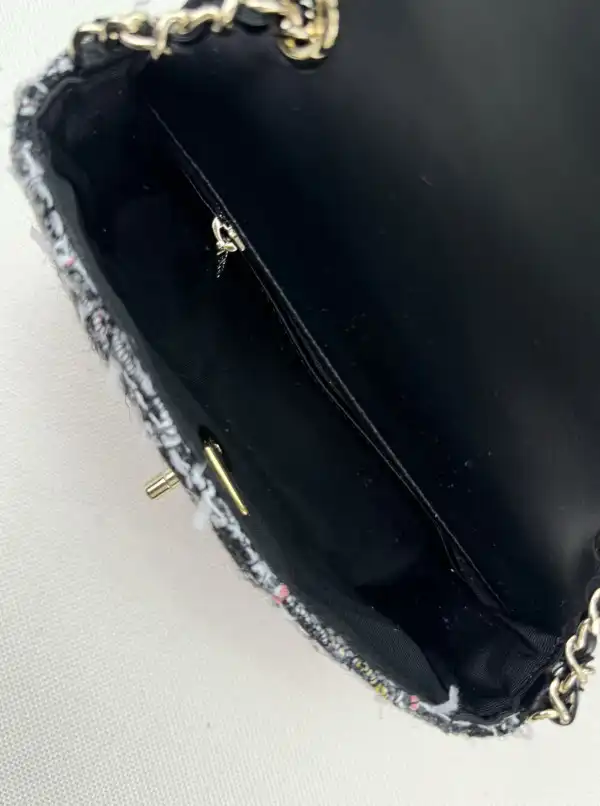 Hyper Peter CHANEL MINI FLAP BAG 0204