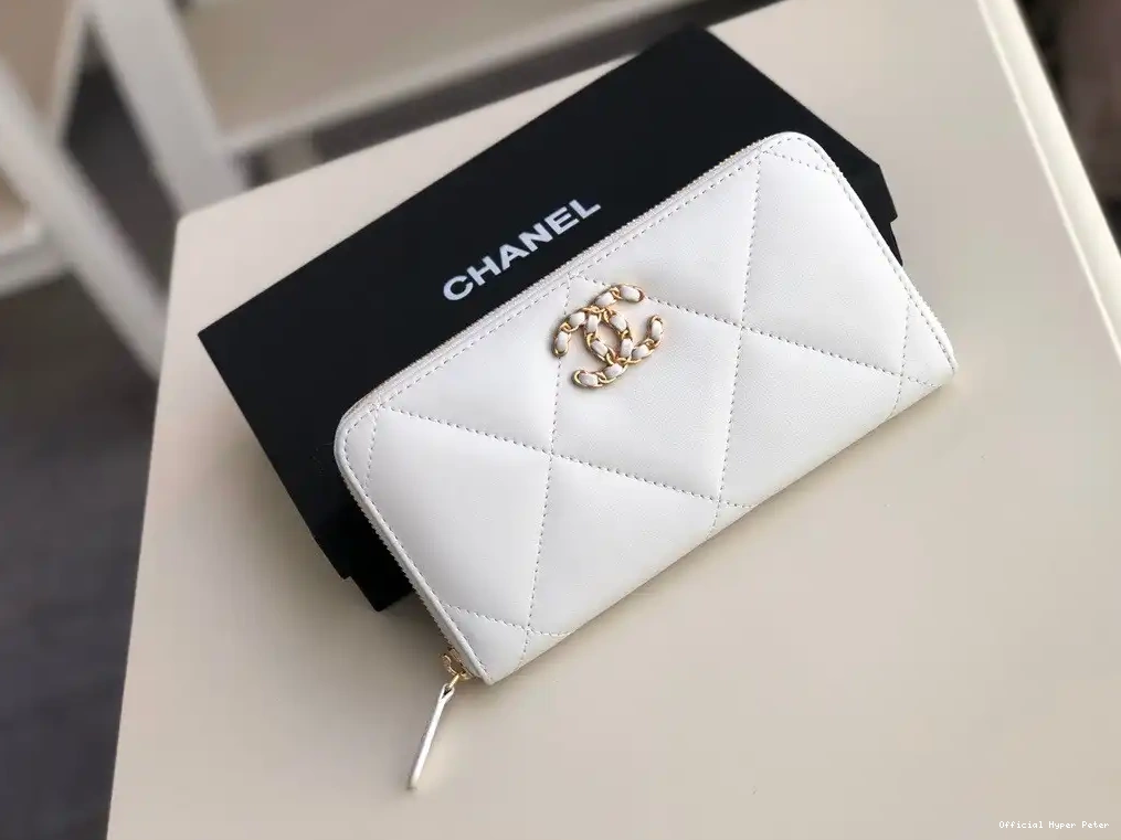 Hyper Peter 19 ZIPPED CHANEL WALLET 0210