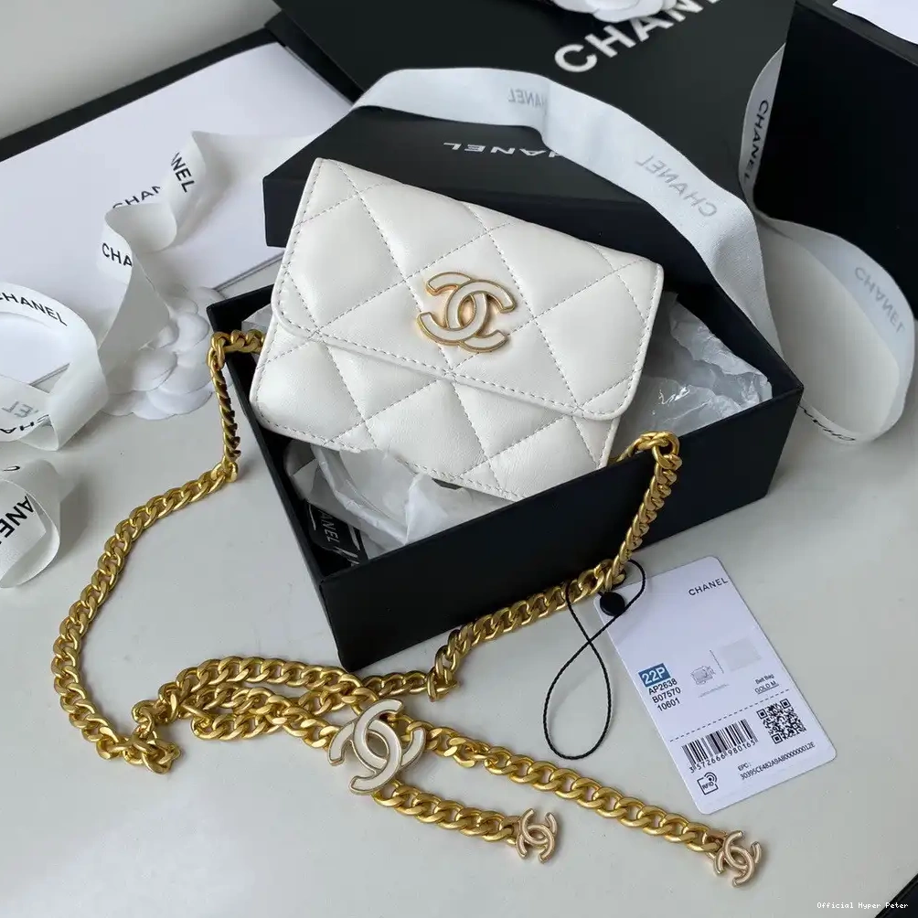 HyperPeter CHAIN WITH CHANELUTCH CHANEL 0217