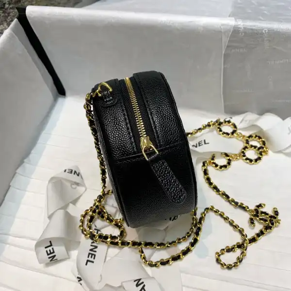 HyperPeter CHANEL ROUND BAG 0204